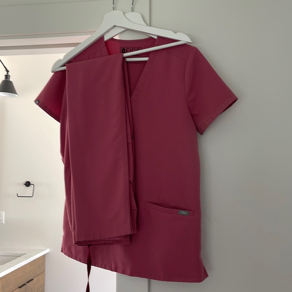 FIGS Scrubs - Mauve